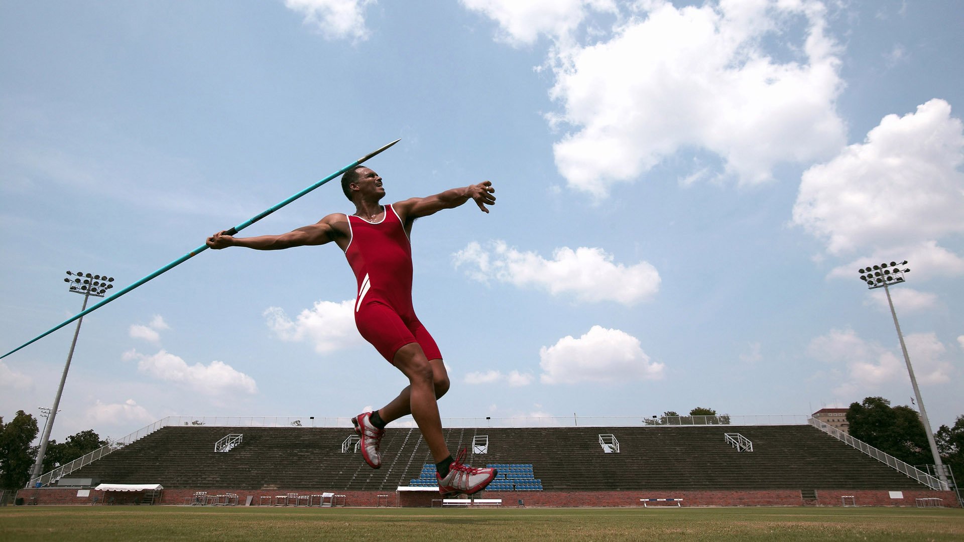 德甲对青少年训练体系持续优化，注重基础发展，德国青少年足球训练教程